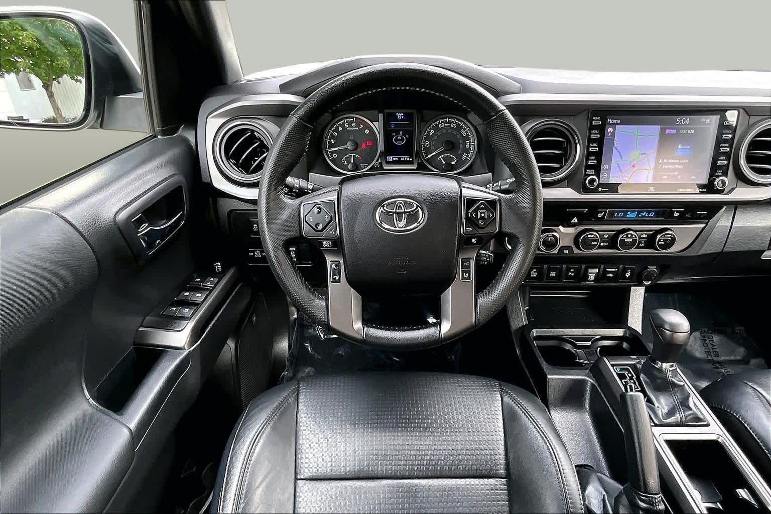 Used 2022 Toyota Tacoma TRD Sport w/ TRD Premium Sport Package AWD/4WD image 6