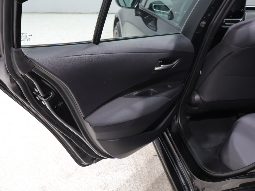 Used 2020 Toyota Corolla LE FWD image 17