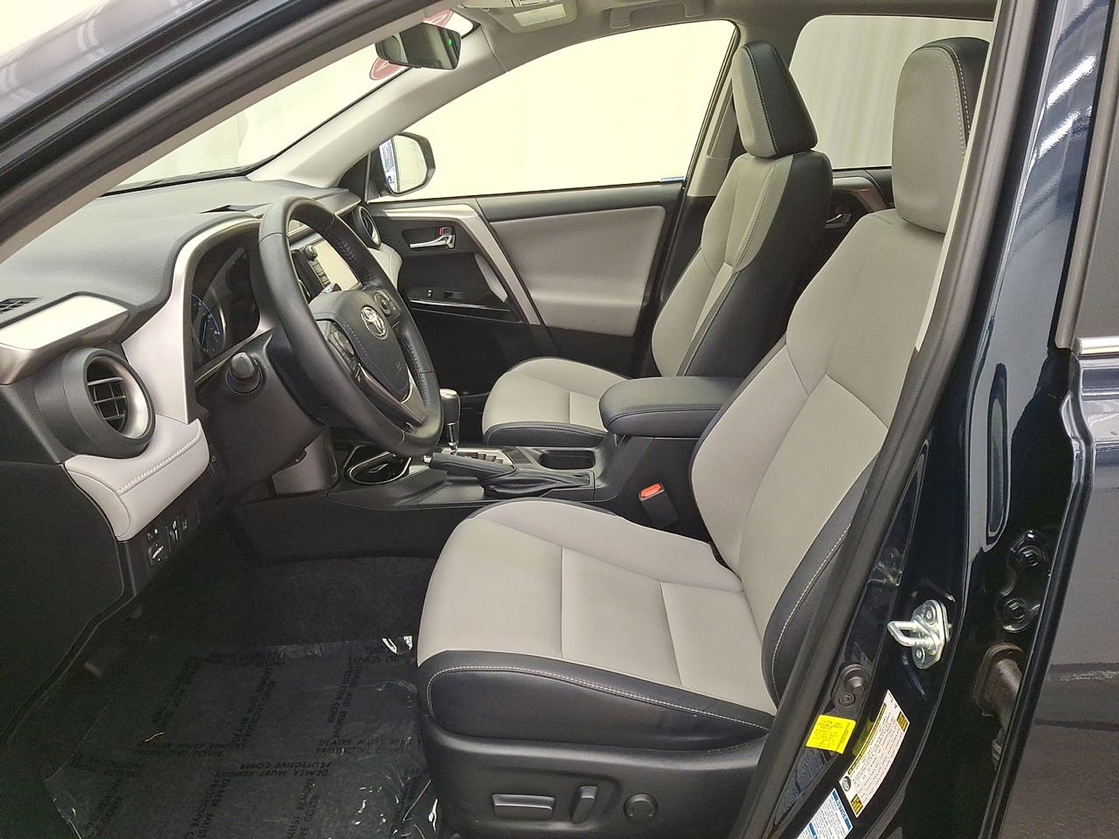 Certified 2018 Toyota RAV4 Limited image 11