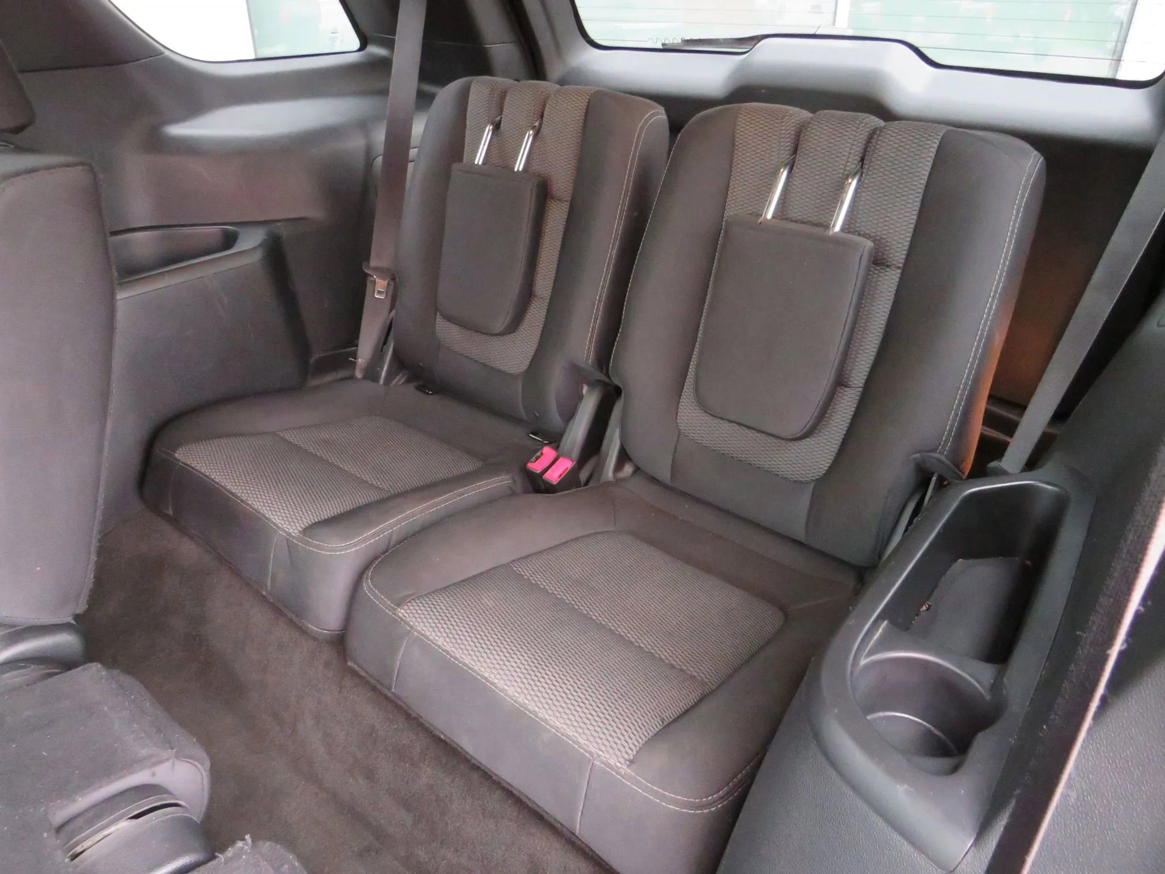 Used 2018 Ford Explorer XLT image 40