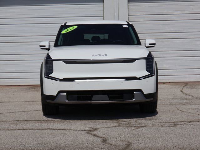Used 2024 Kia EV9 Light image 3