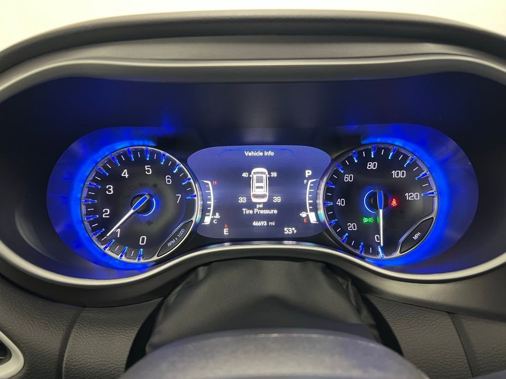 Used 2024 Chrysler Pacifica Touring-L image 25