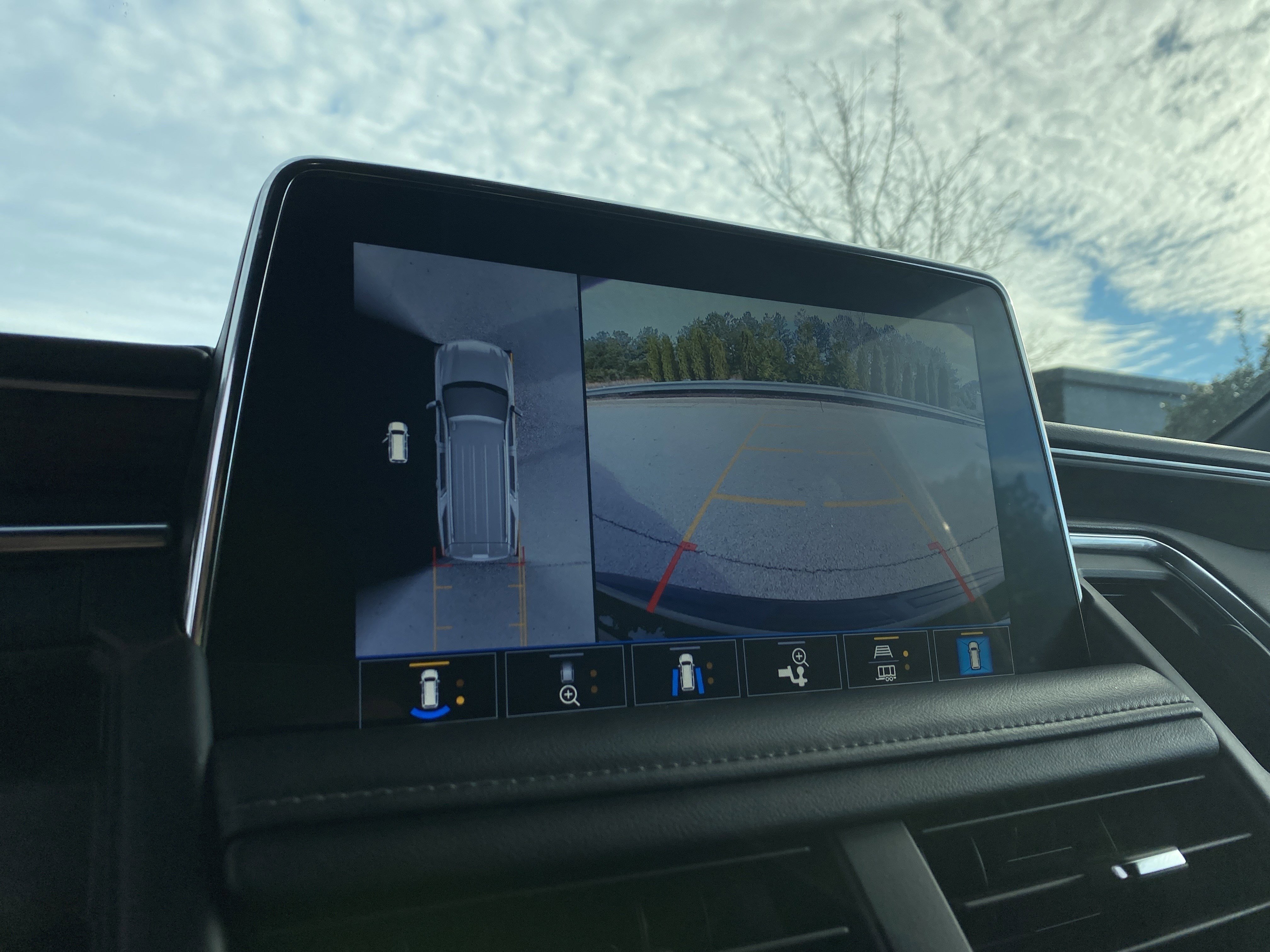 Used 2021 Chevrolet Tahoe Z71 w/ Z71 Signature Package image 30