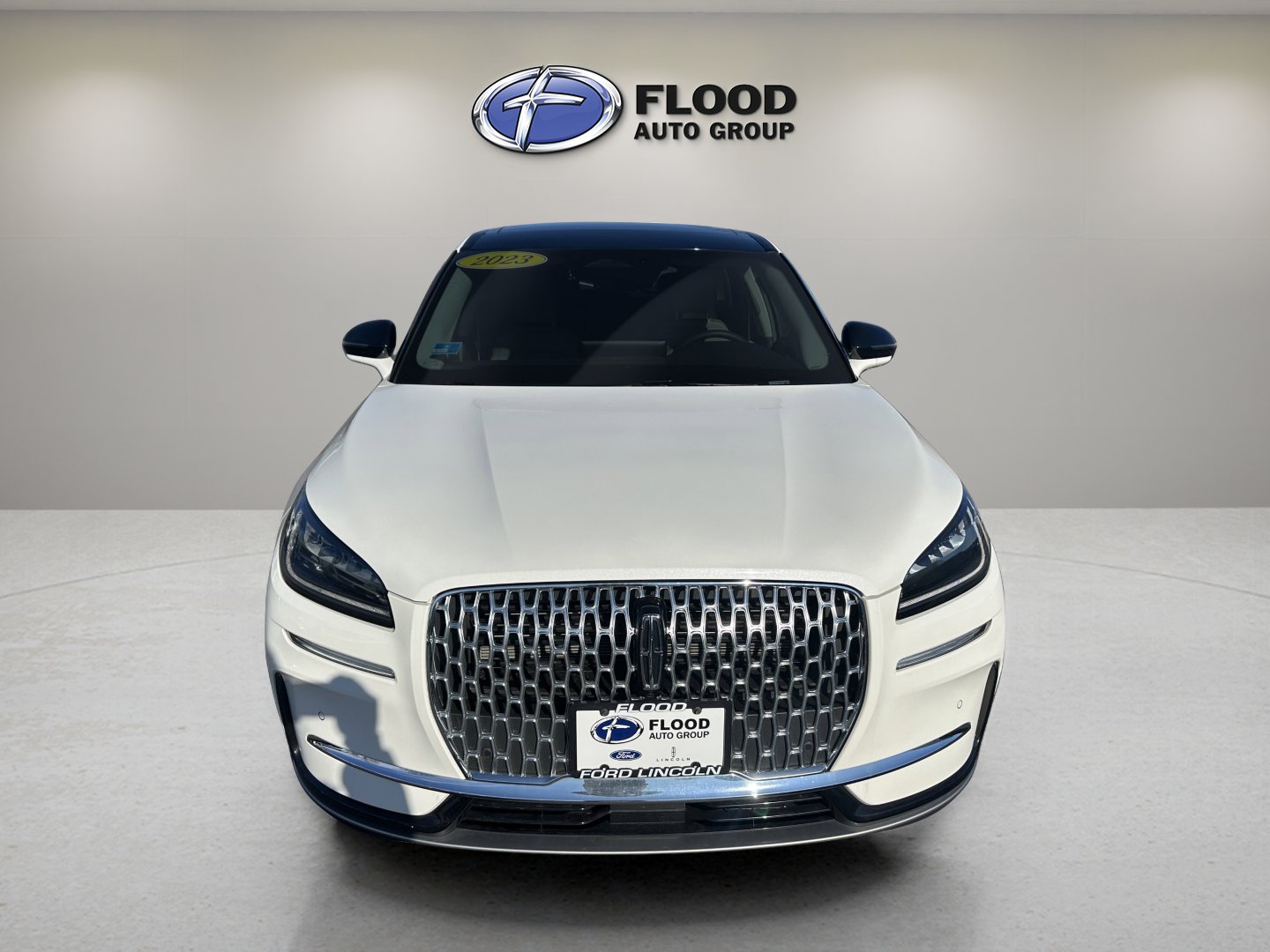 Certified 2023 Lincoln Corsair AWD w/ Equipment Group 101A image 2