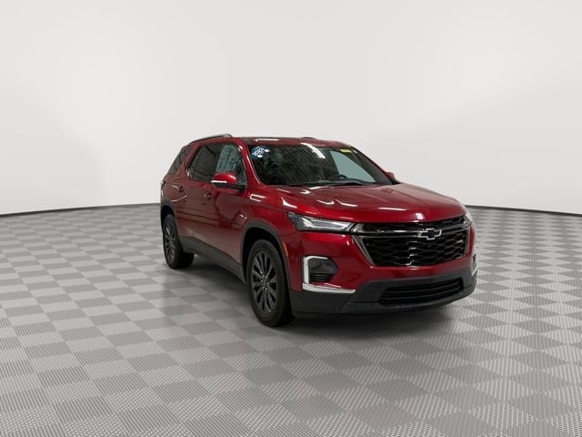 Used 2023 Chevrolet Traverse RS image 2