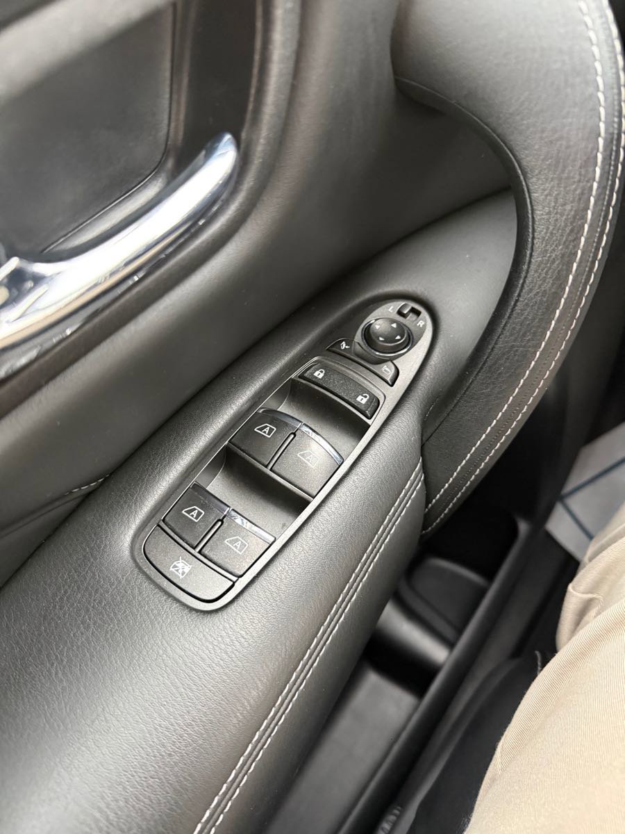 Used 2022 INFINITI QX80 Luxe w/ Cargo Package image 31