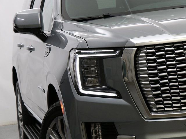 Used 2023 GMC Yukon XL Denali image 4