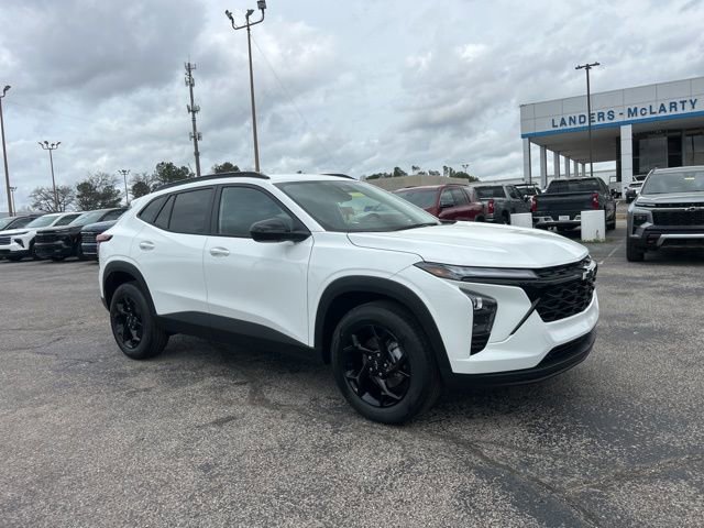 New 2026 Chevrolet Trax LT w/ Midnight Edition