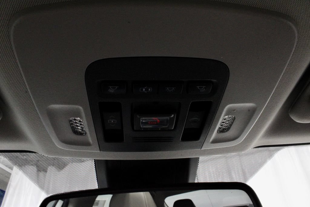 Used 2020 Toyota Camry XSE FWD image 30
