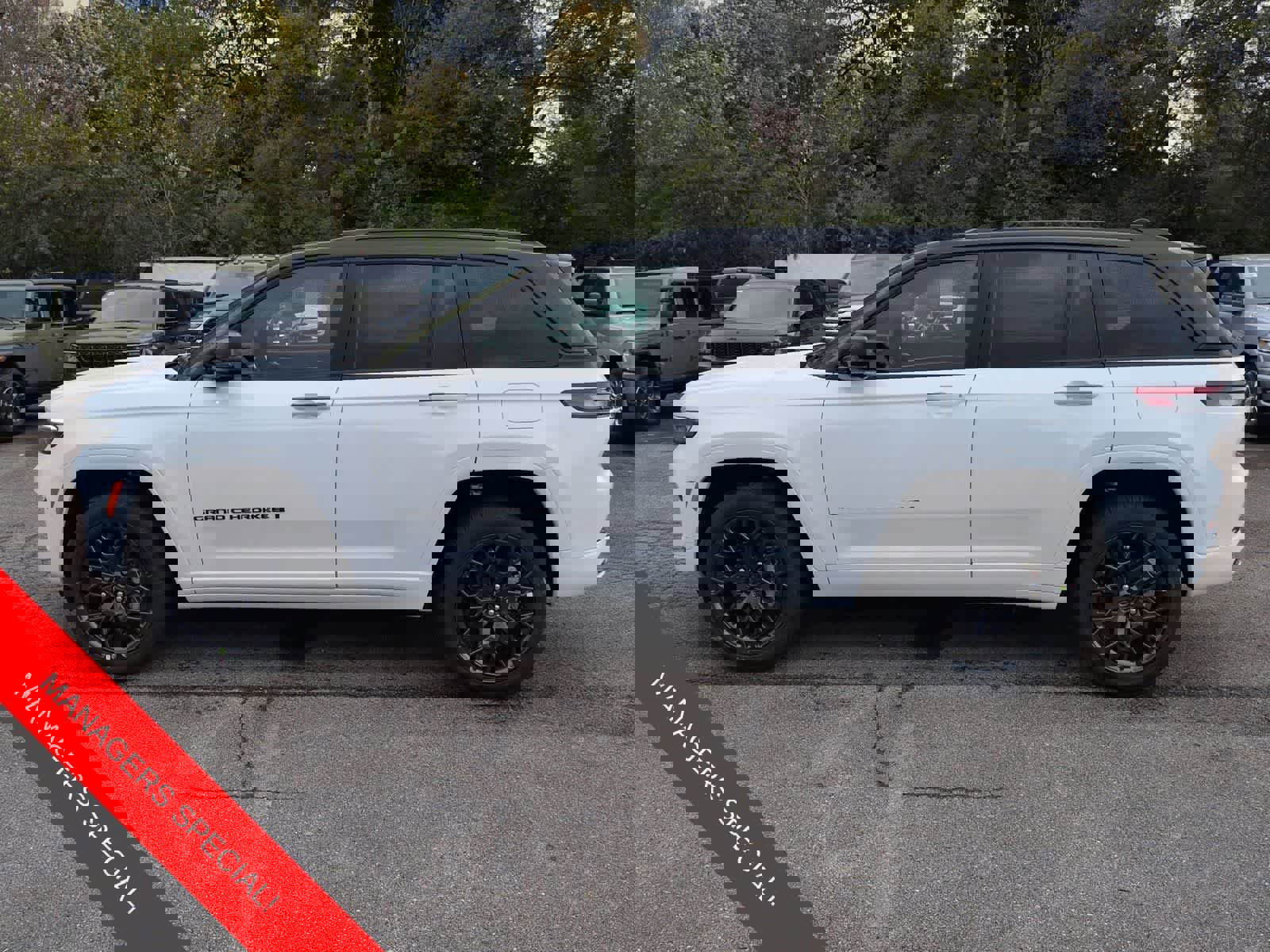 New 2025 Jeep Grand Cherokee Summit image 5