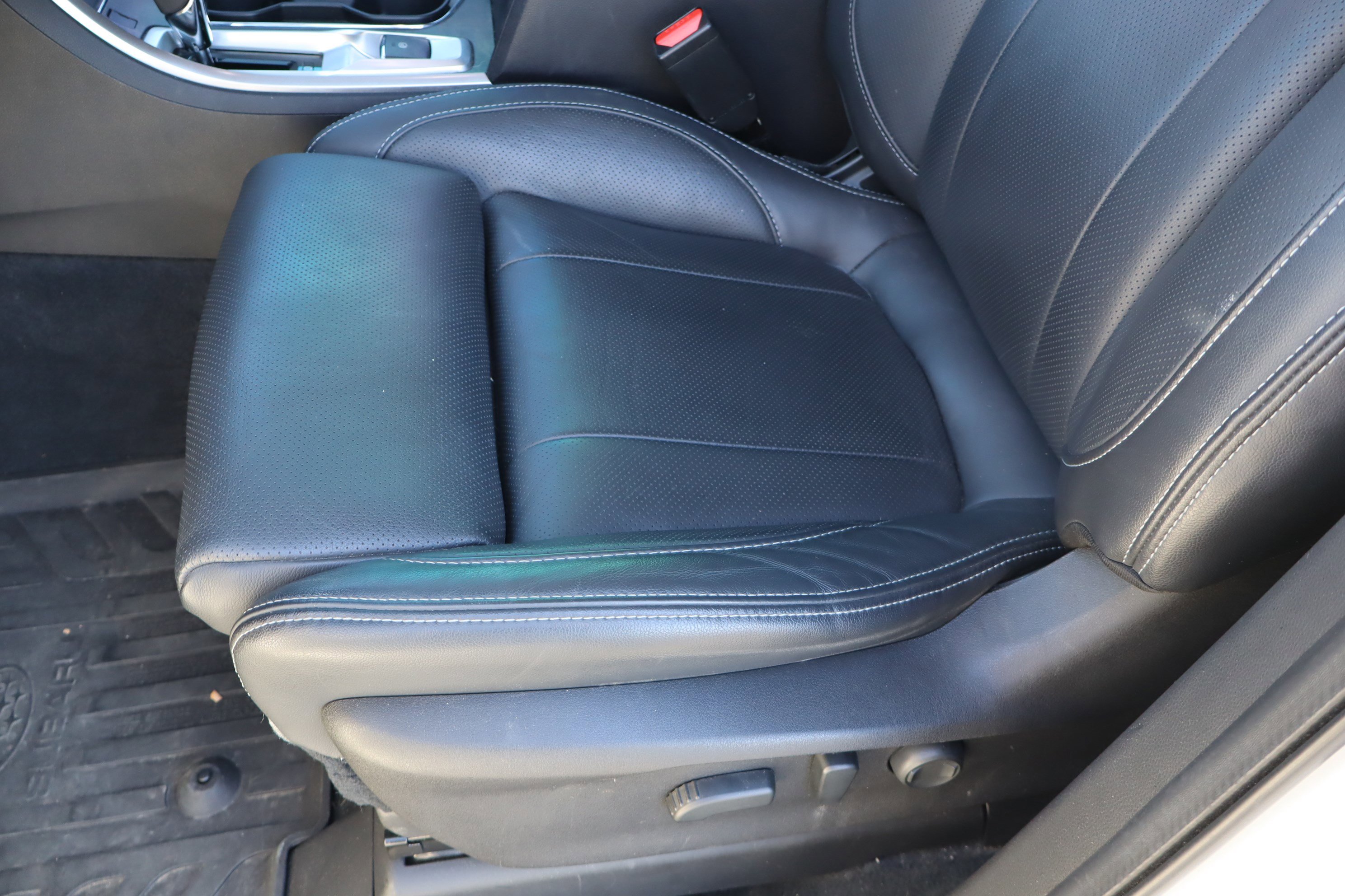 Used 2021 Subaru Ascent Touring w/ Popular Package #2A image 17