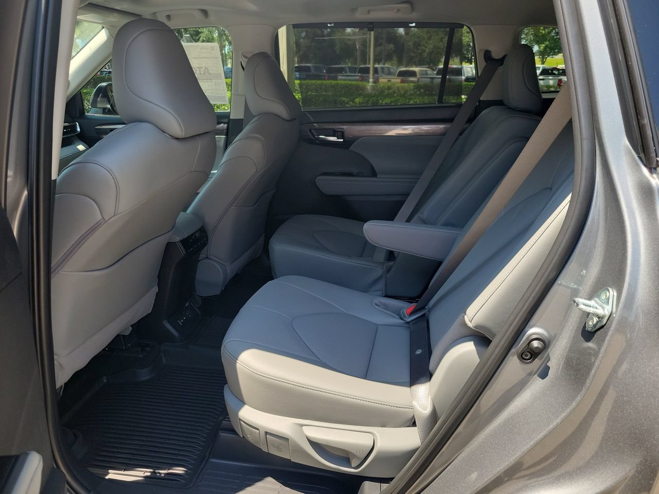 New 2026 Toyota Highlander Limited AWD/4WD image 11