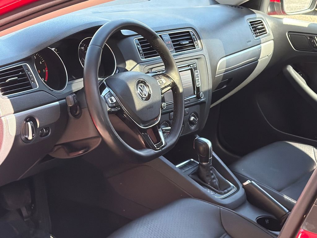 Used 2015 Volkswagen Jetta SE FWD image 12