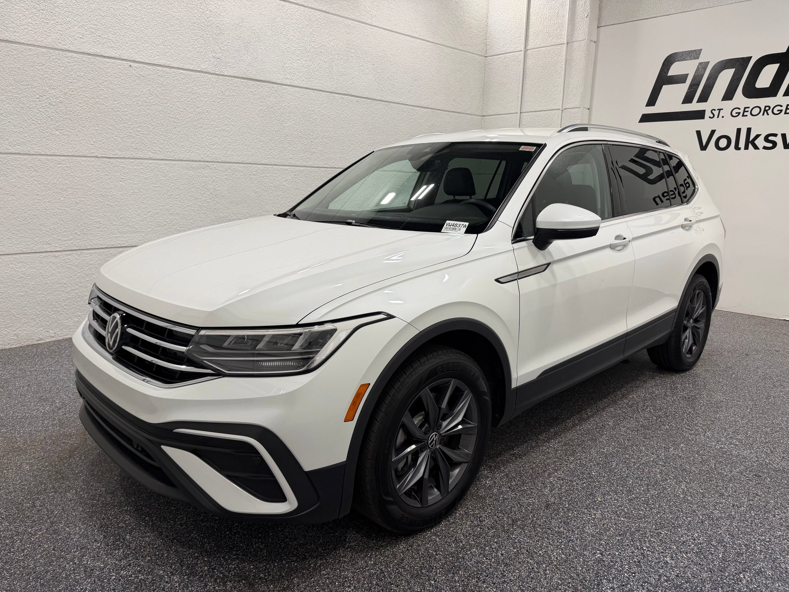 Used 2023 Volkswagen Tiguan SE