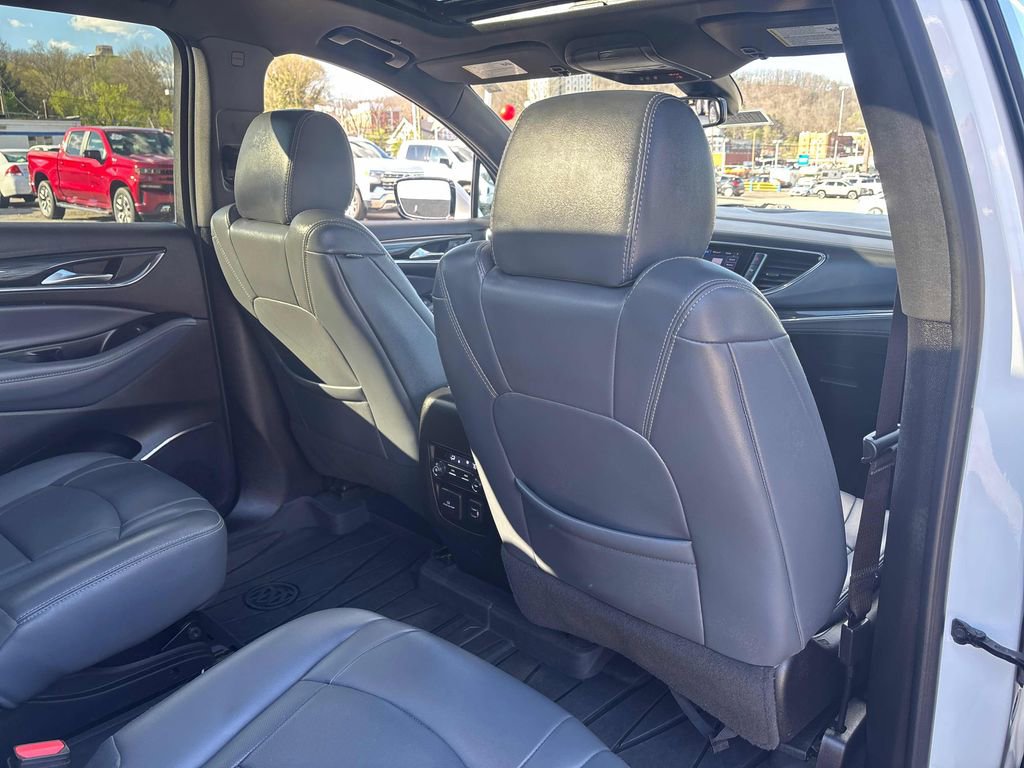 Used 2023 Buick Enclave Essence w/ Experience Buick Package AWD/4WD image 31