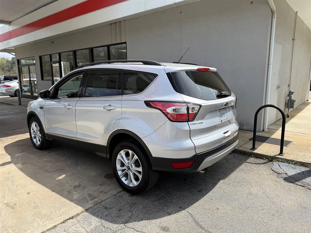 Used 2018 Ford Escape SE image 12
