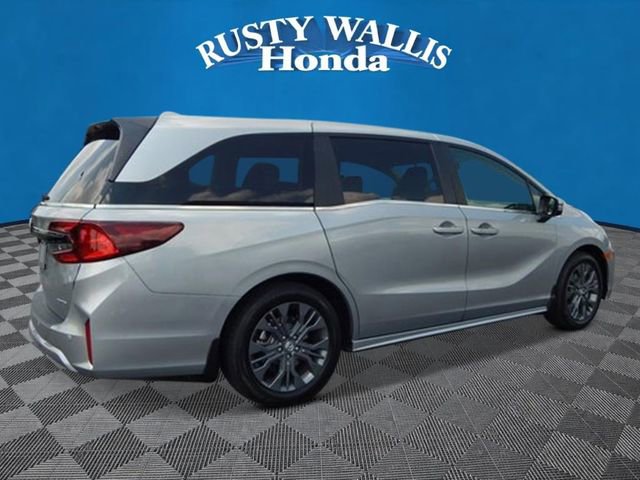 New 2026 Honda Odyssey Touring image 3