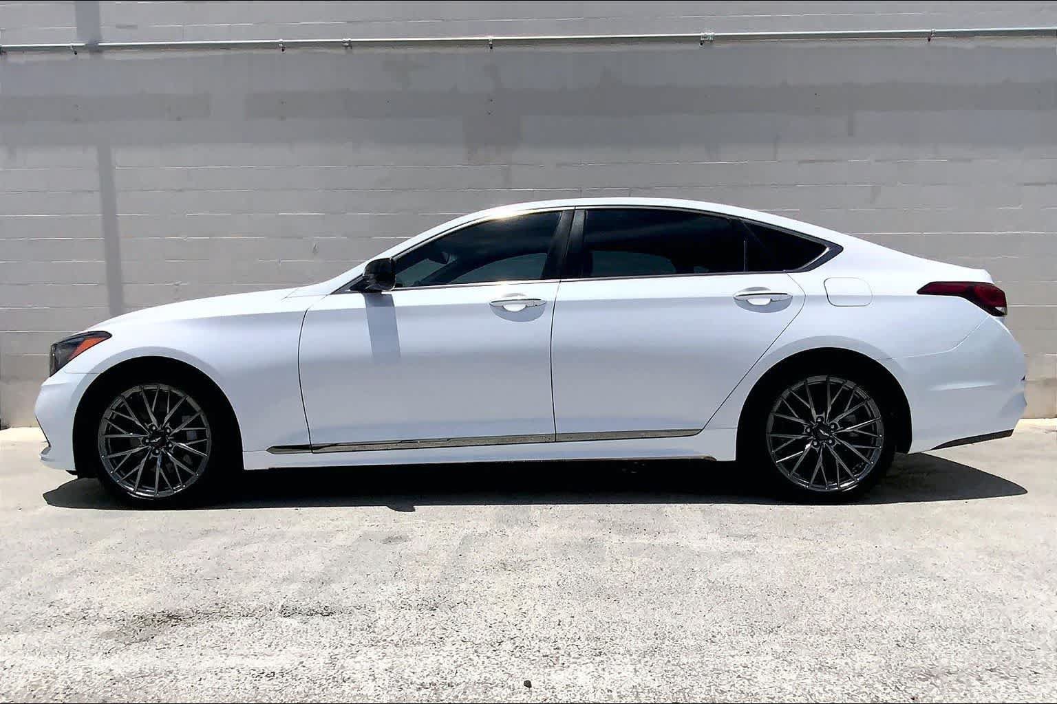Used 2018 Genesis G80 3.3T Sport RWD image 3