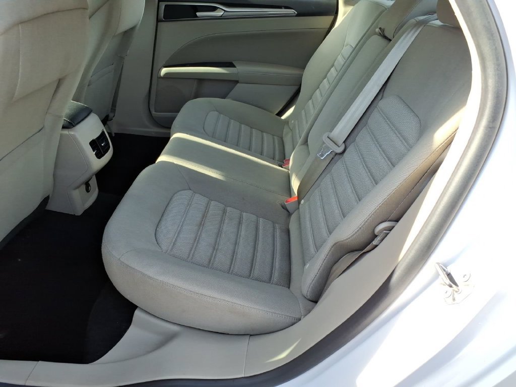 Used 2019 Ford Fusion SE FWD image 10