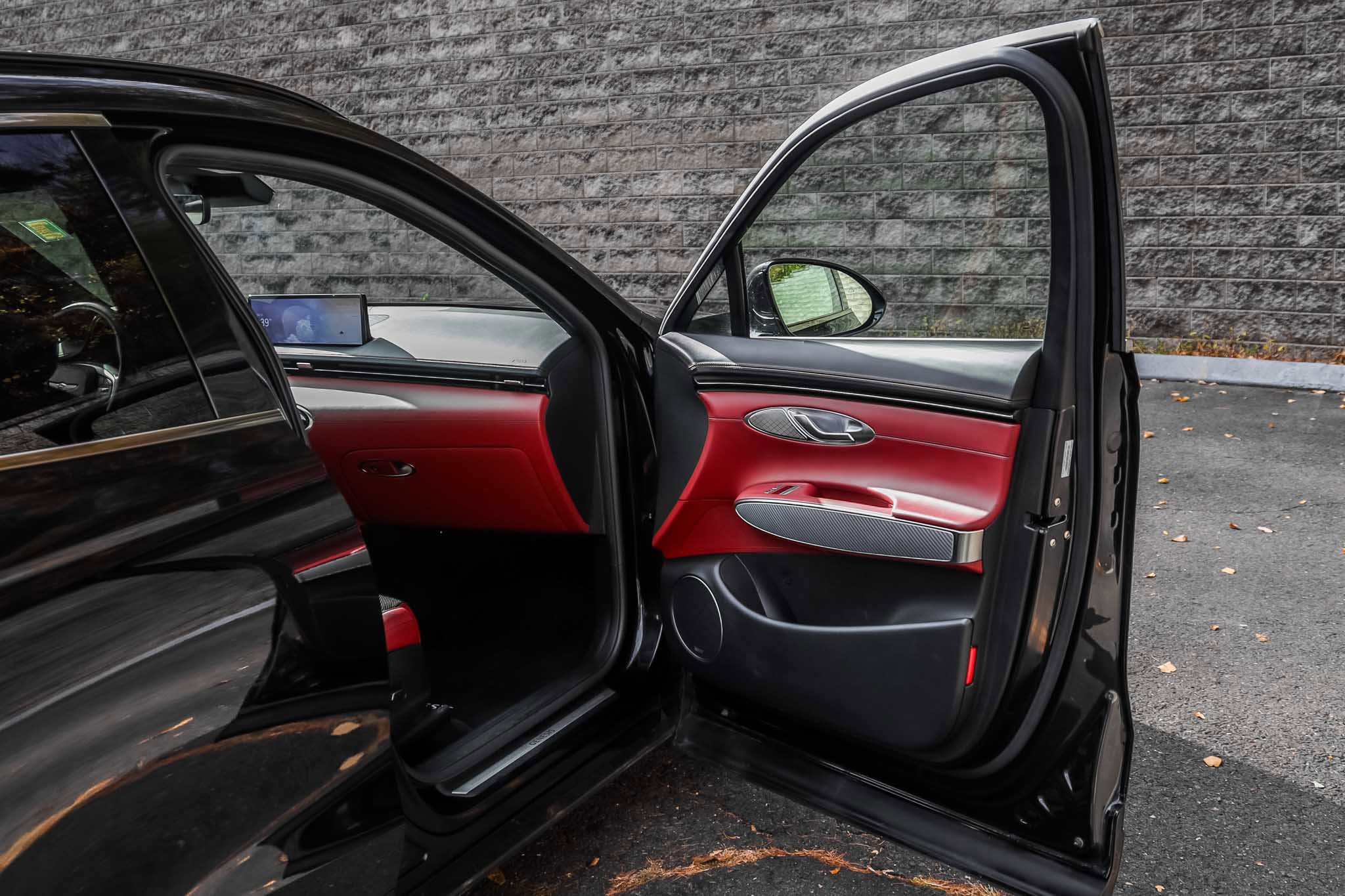 Used 2023 Genesis GV70 2.5T w/ Sport Prestige Package image 15