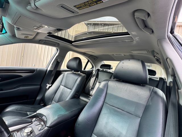 Used 2013 Lexus LS 460 w/ Comfort Pkg RWD image 16