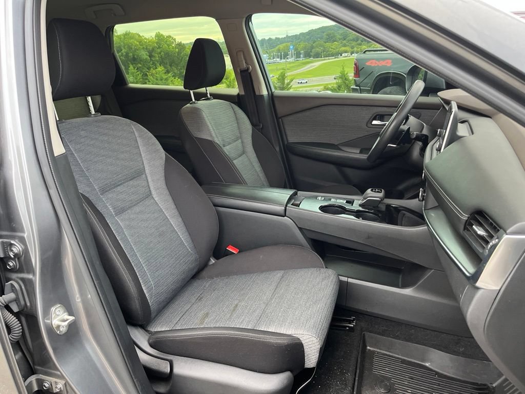 Used 2023 Nissan Rogue SV FWD image 10