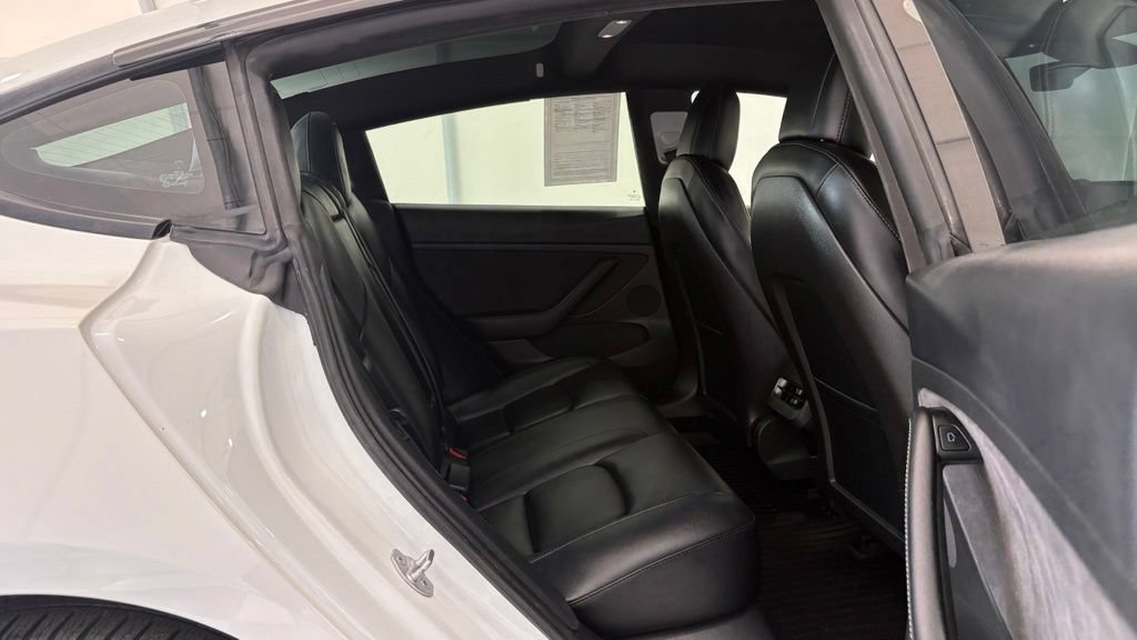 Used 2022 Tesla Model 3 Long Range AWD/4WD image 24