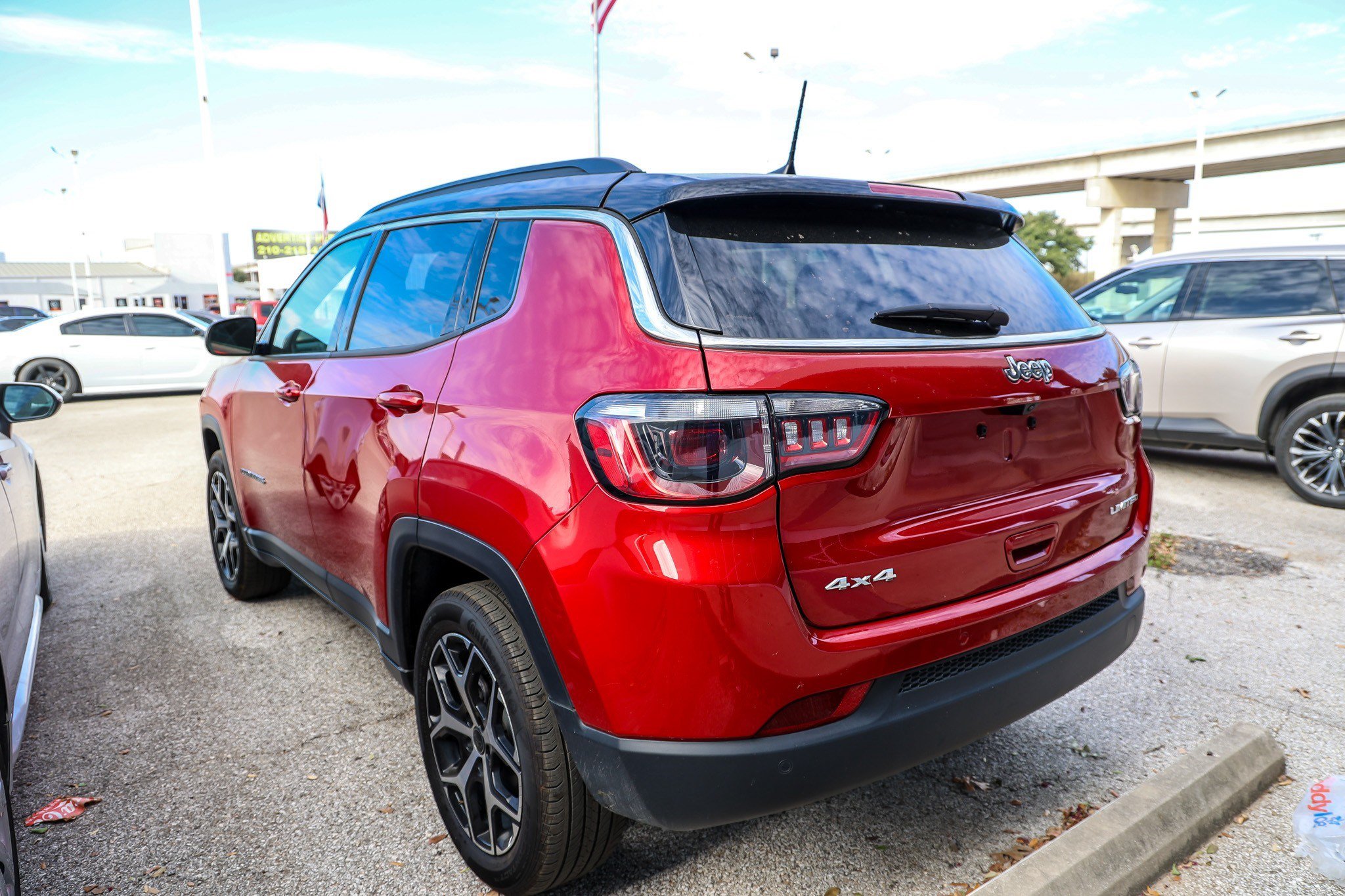 Used 2025 Jeep Compass Limited AWD/4WD image 8