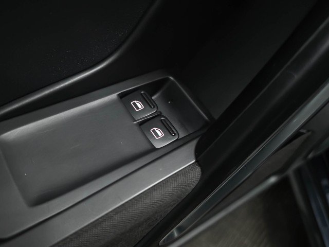 Used 2019 Volkswagen Beetle 2.0T S FWD image 27