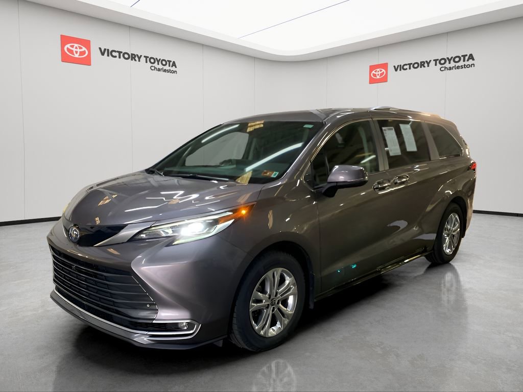 Used 2024 Toyota Sienna Platinum image 1