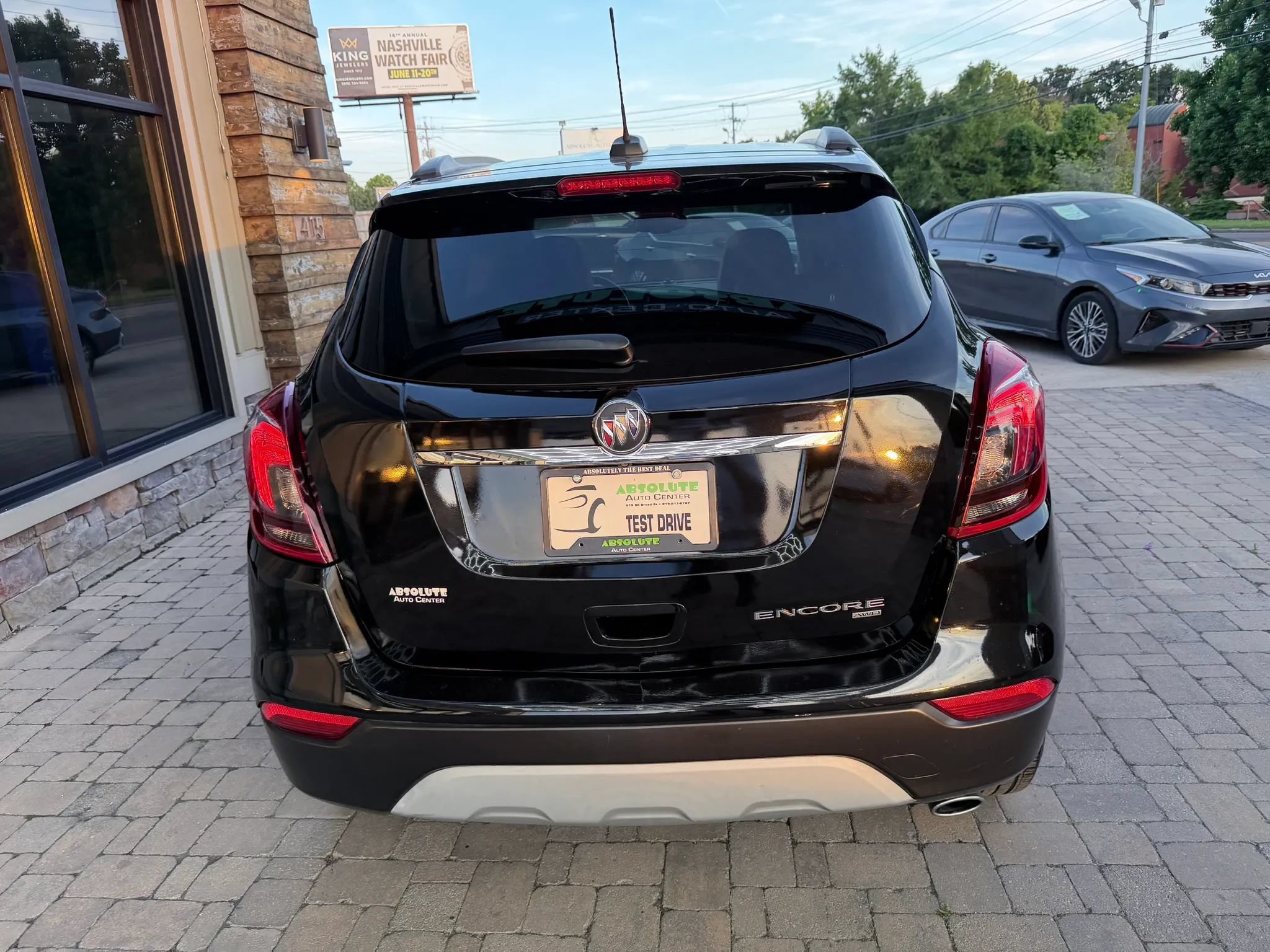 Used 2019 Buick Encore Preferred AWD/4WD image 2
