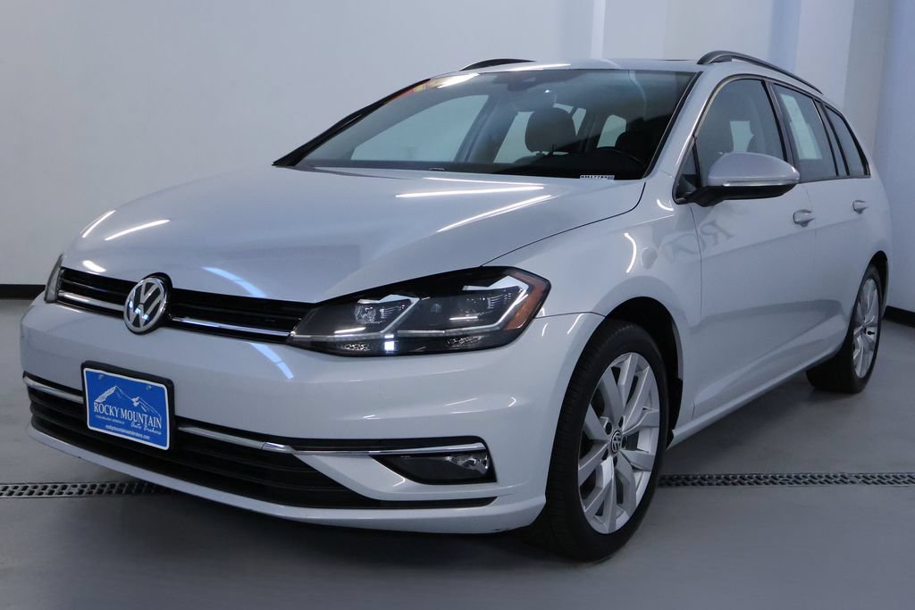 Used 2019 Volkswagen Golf SE FWD image 3