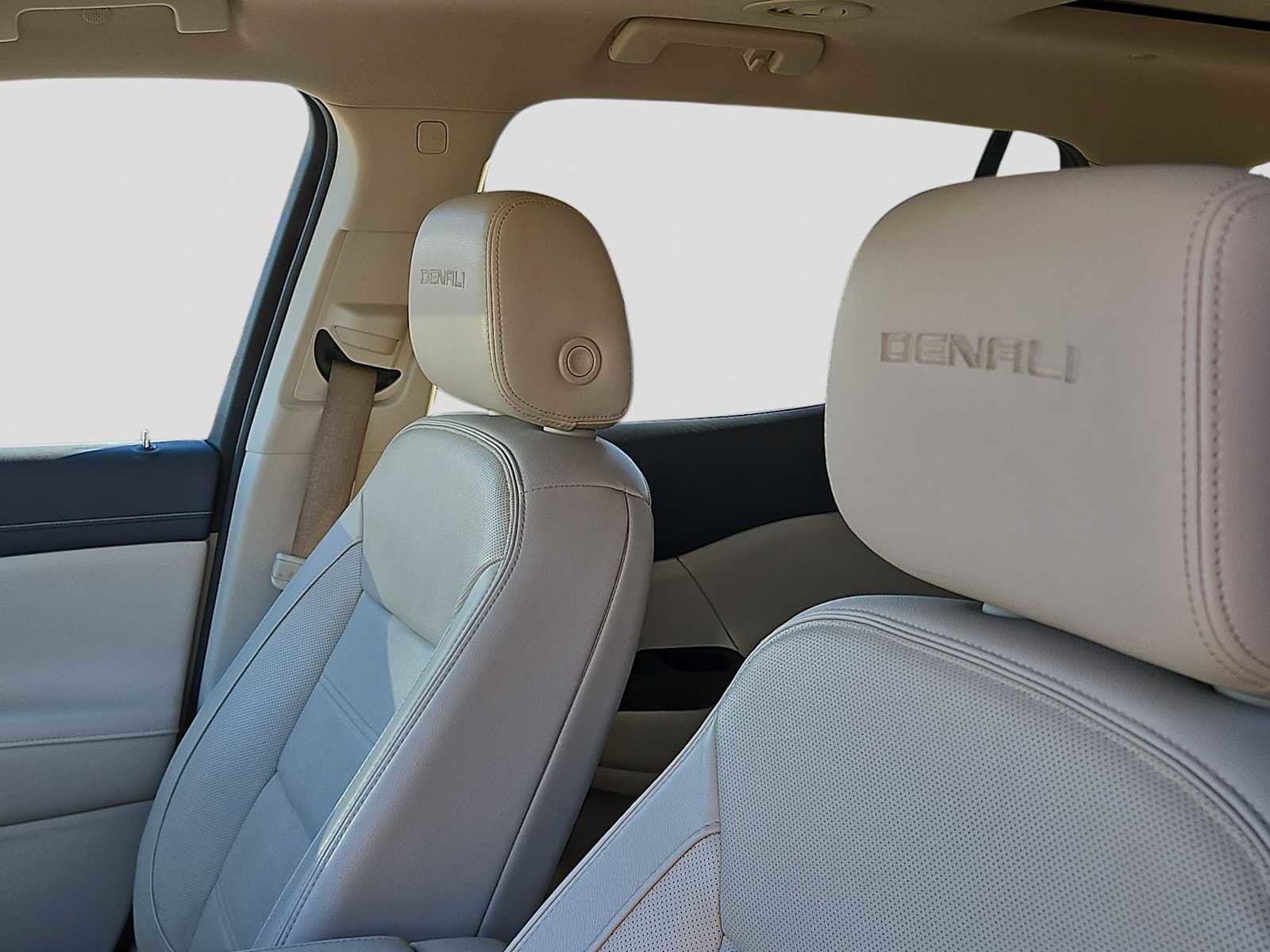 Used 2020 GMC Acadia Denali image 15