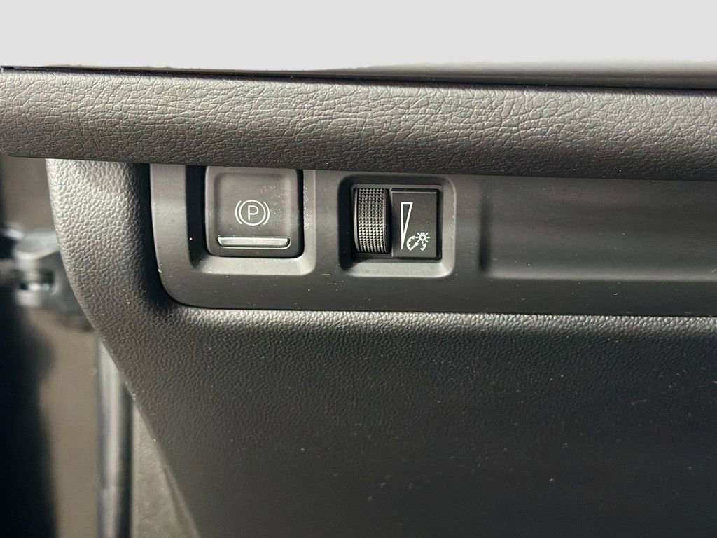 Used 2024 Cadillac XT4 Sport image 10