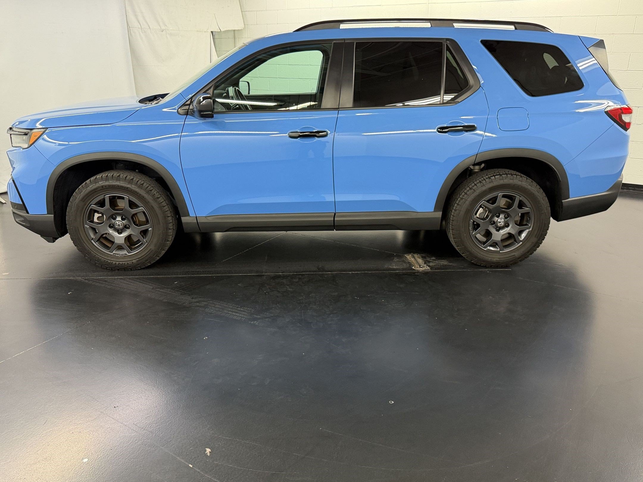 Certified 2024 Honda Pilot TrailSport image 2