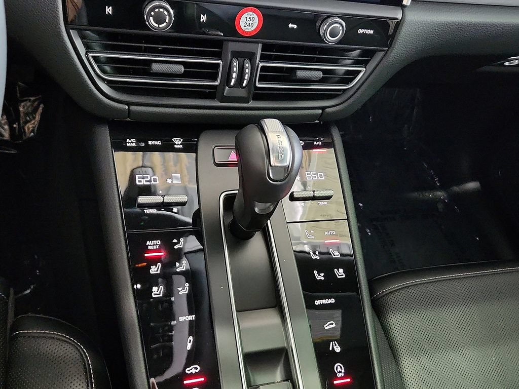 Certified 2024 Porsche Macan GTS AWD/4WD image 16
