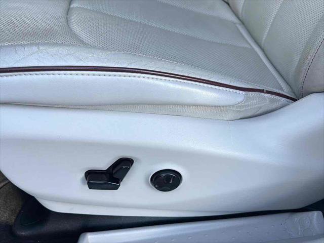 Used 2018 Chrysler Pacifica Limited image 15