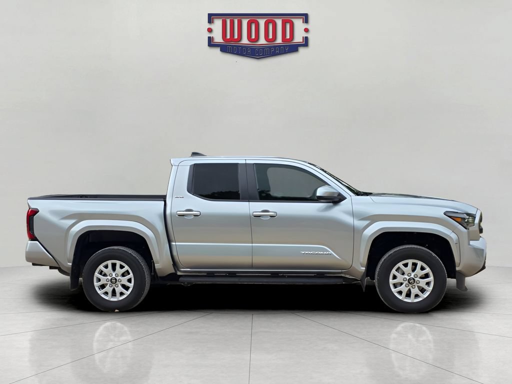 Used 2024 Toyota Tacoma SR5 AWD/4WD image 2