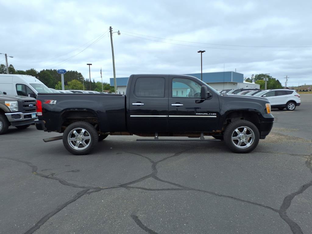 Used 2013 GMC Sierra 2500 Denali w/ Suspension Package, Off-Road AWD/4WD image 7