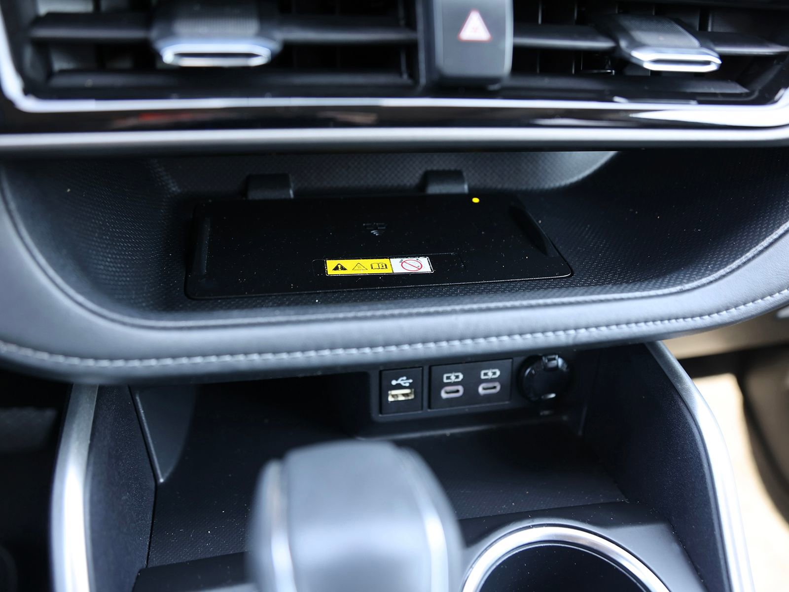 Used 2023 Toyota Highlander XLE image 30