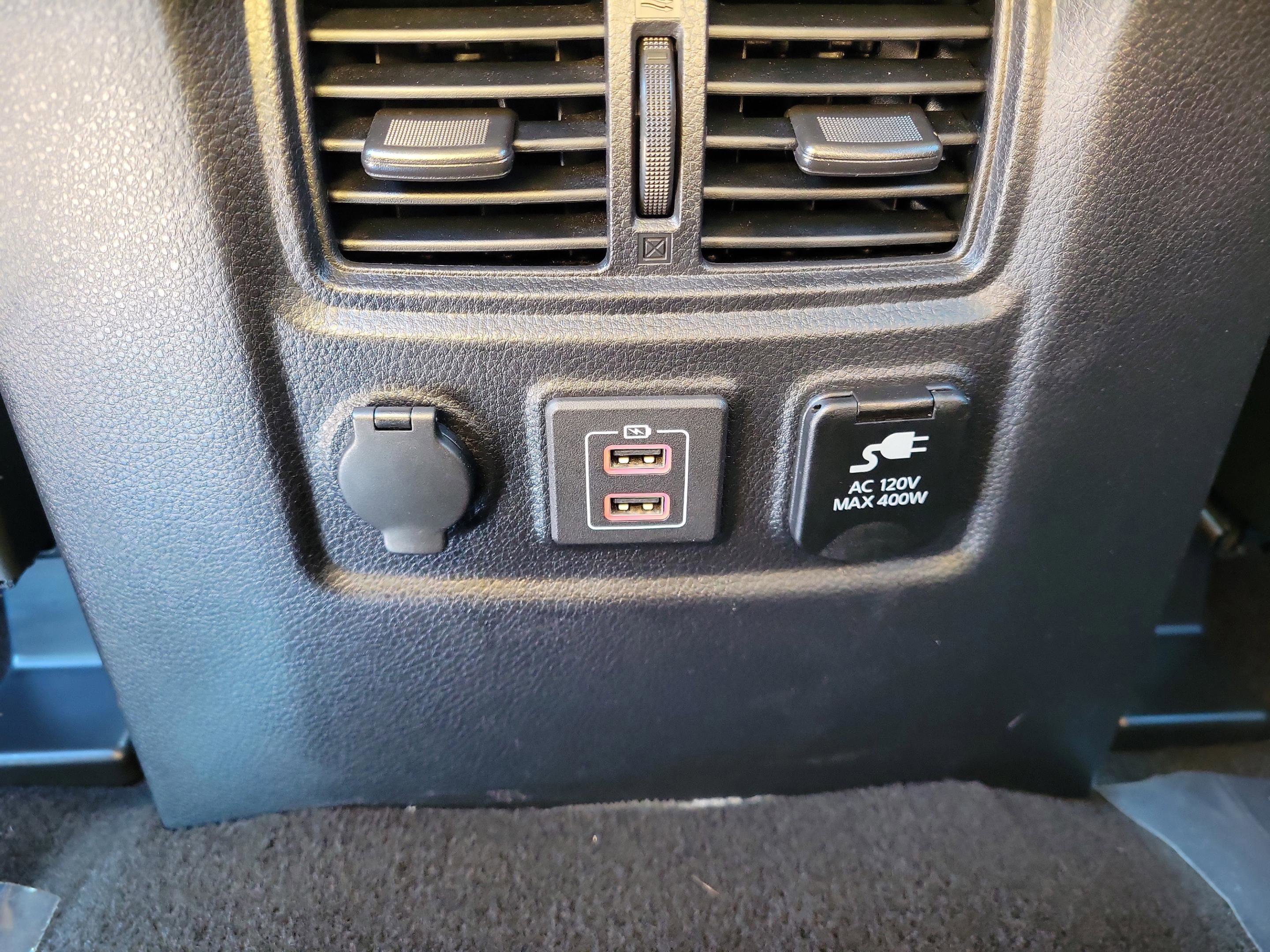 Used 2019 Nissan Titan SV w/ SV Convenience Package image 13