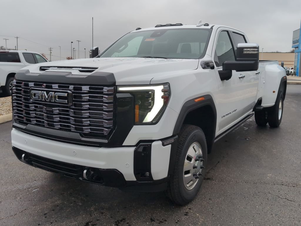 New 2026 GMC Sierra 3500 Denali Ultimate image 3