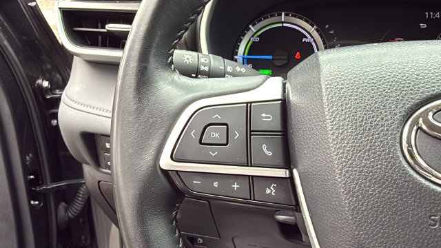 Used 2023 Toyota Highlander XLE FWD image 23