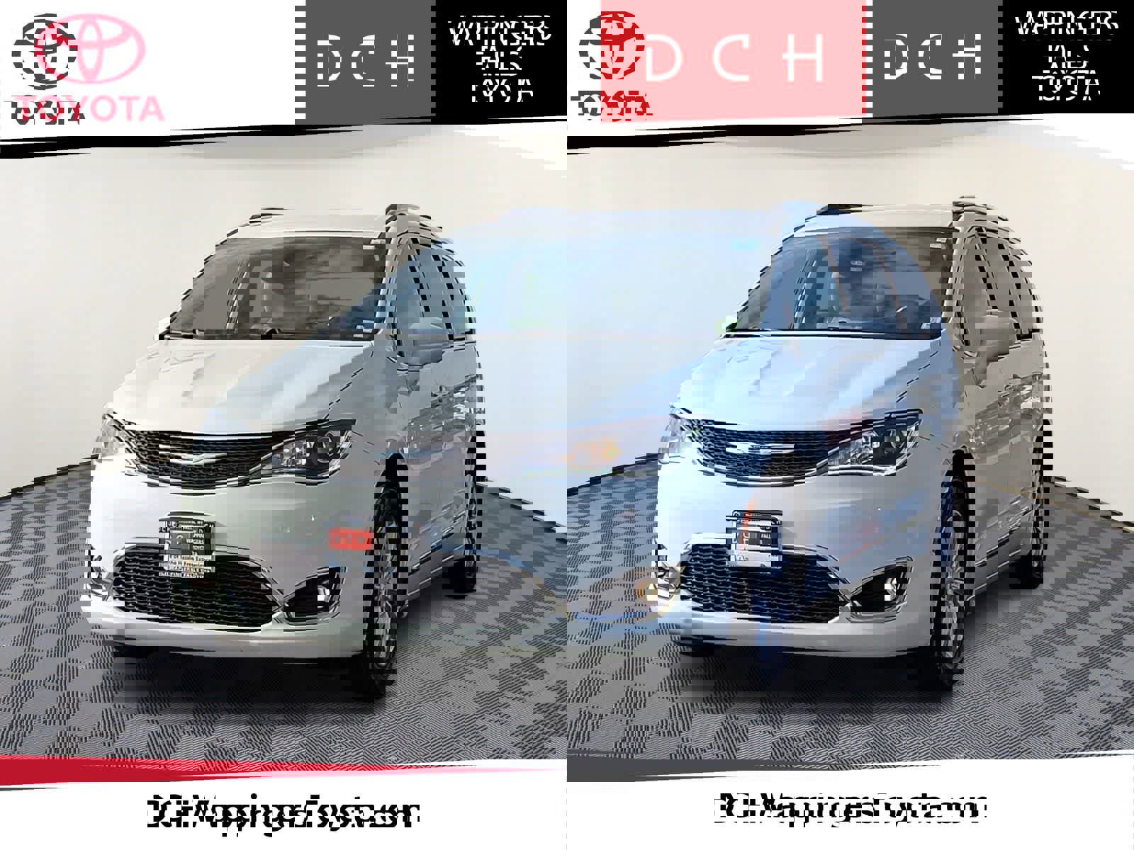 Used 2019 Chrysler Pacifica Touring-L image 1