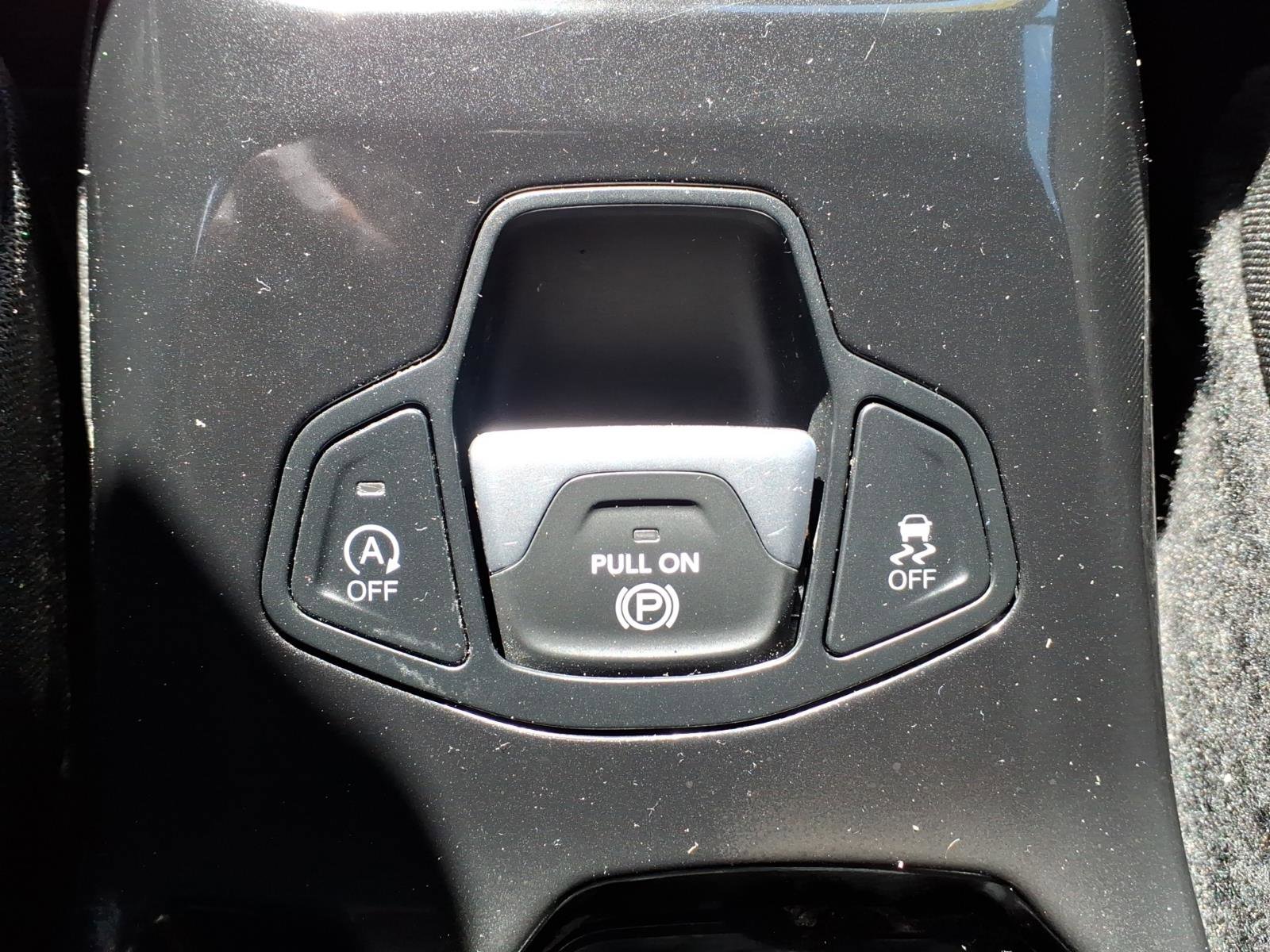 Certified 2022 Jeep Renegade Altitude w/ Convenience Group AWD/4WD image 22