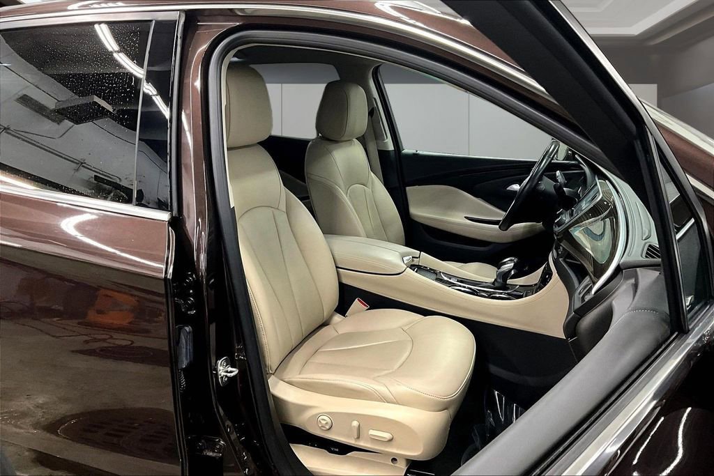 Used 2020 Buick Envision Essence w/ LPO, Road Trip Package image 28