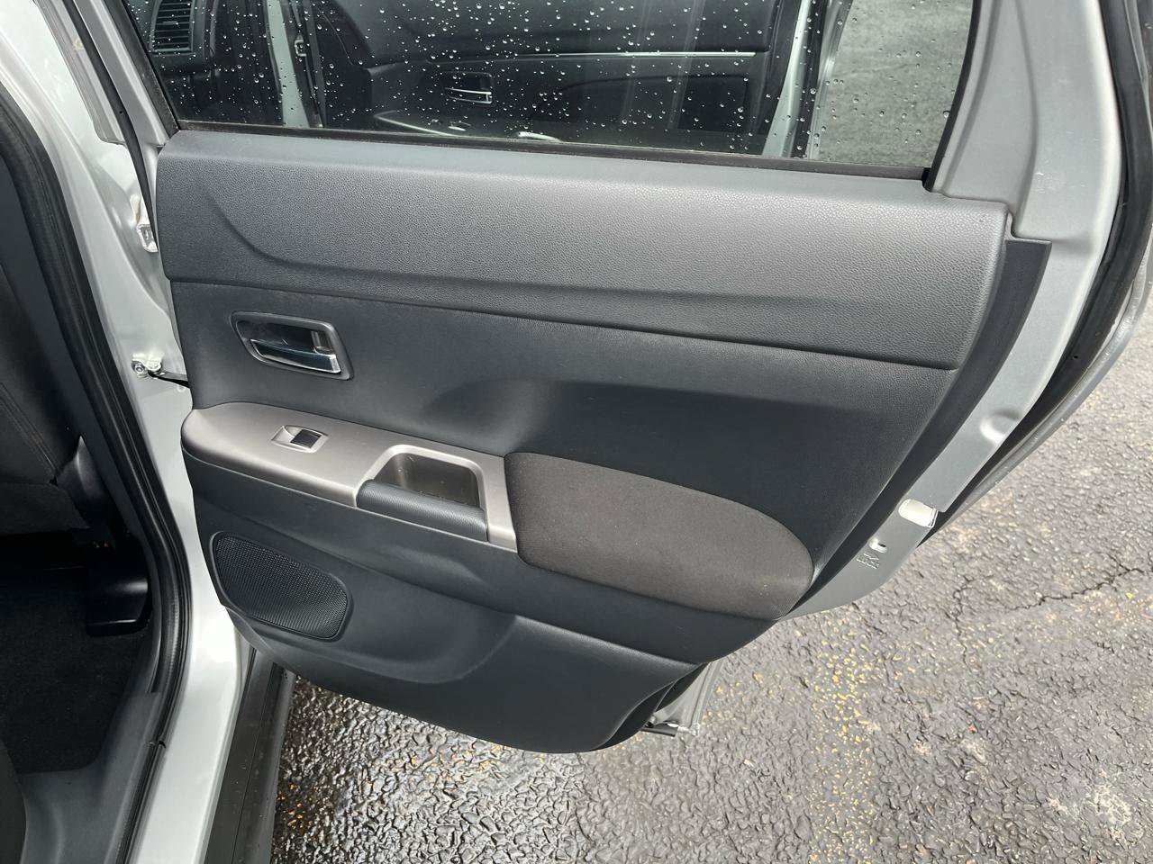 Used 2018 Mitsubishi Outlander Sport ES FWD image 31