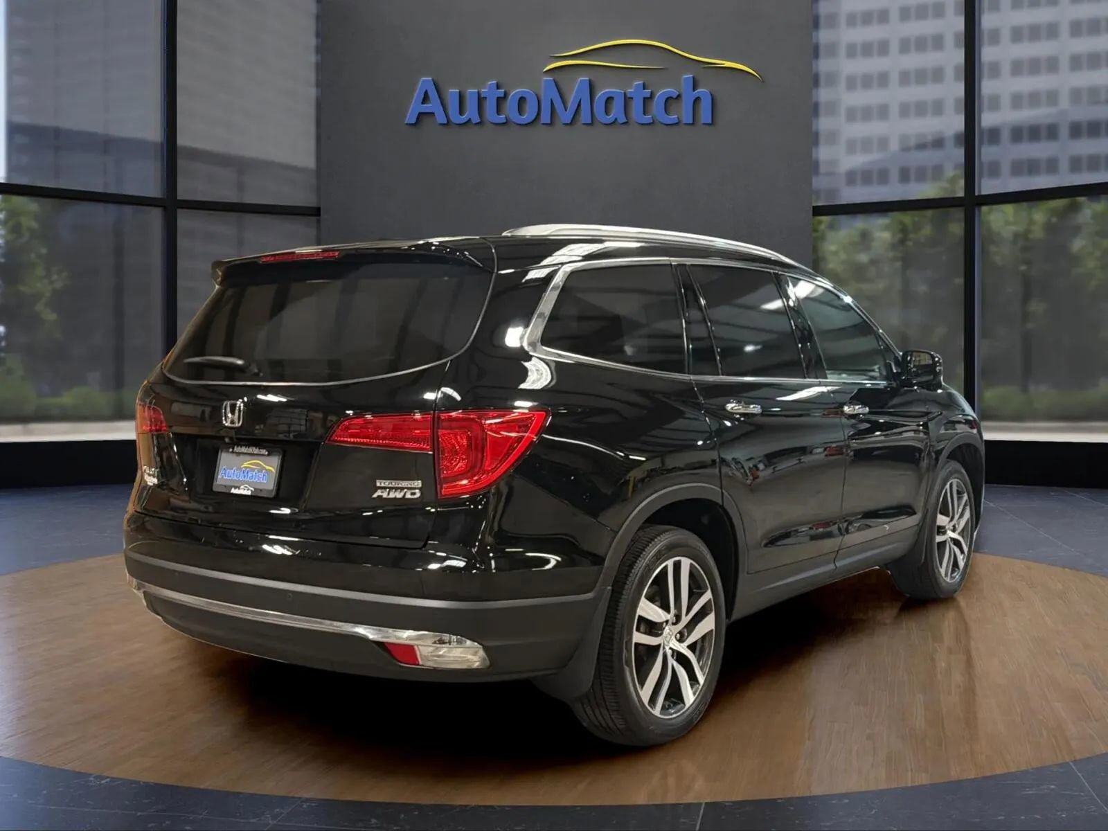 Used 2018 Honda Pilot Touring image 10