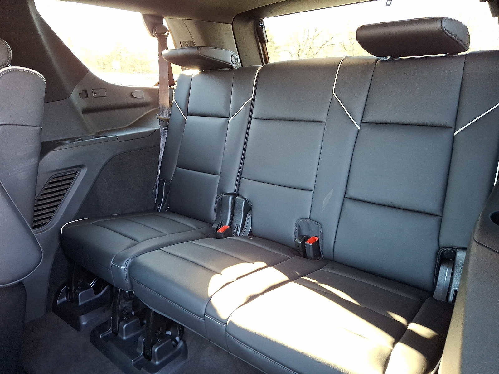 Used 2024 Cadillac Escalade Sport w/ LPO, ONYX Package image 12