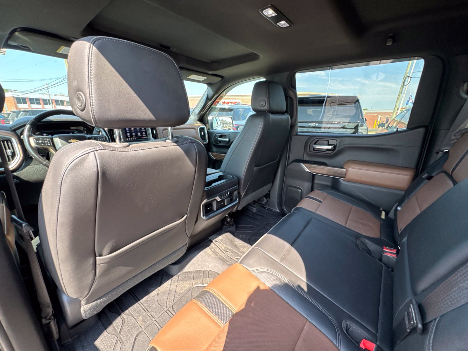Used 2020 Chevrolet Silverado 1500 High Country w/ Technology Package AWD/4WD image 30